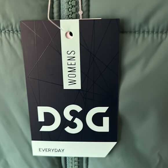 DSG teal Sage green oversized puffer vest size M/L NEW - Picture 5 of 8